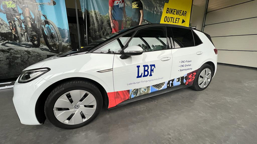 Fahrzeug beklebung LBF LAdenburger